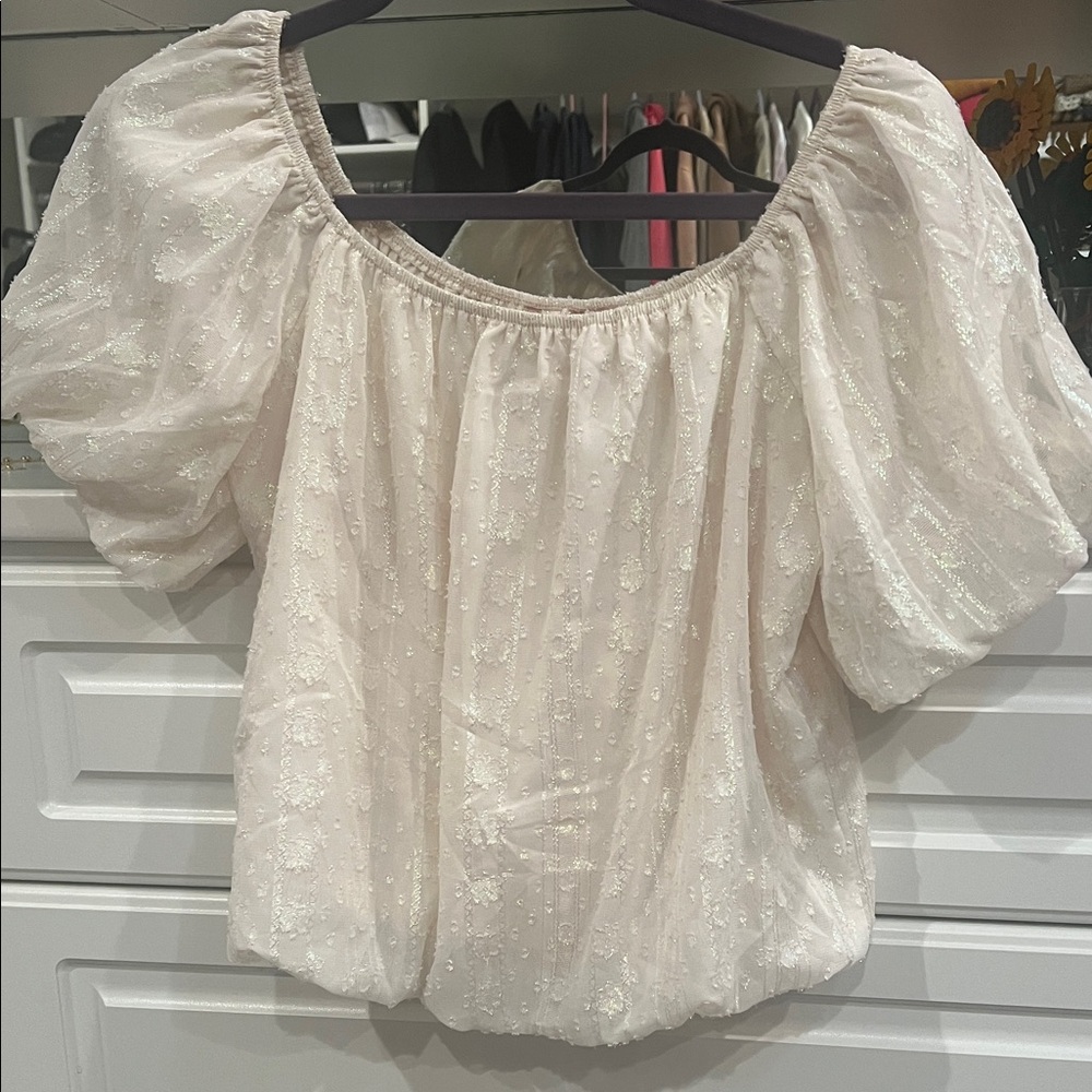 Chic Off-White Puff Sleeve Blouse